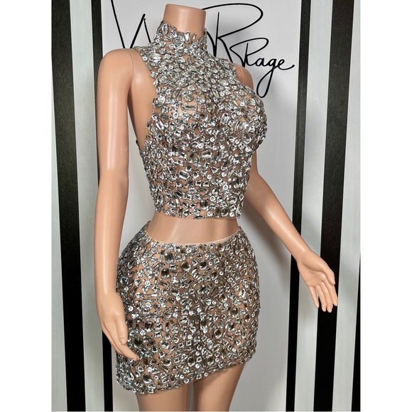 CRYSTAL CROP TOP AND MINI SKIRT TWO PIECE SET - Picture 10 of 17